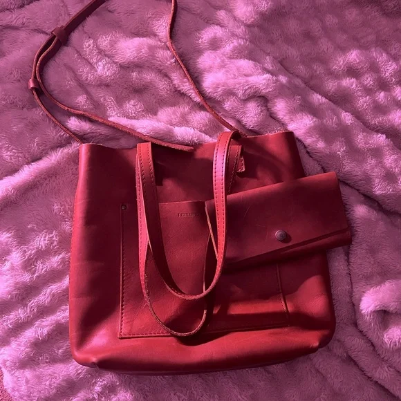 Portland Leather large tote AND wallet!
Chestnut color, perfect condition - Picture 4 of 8